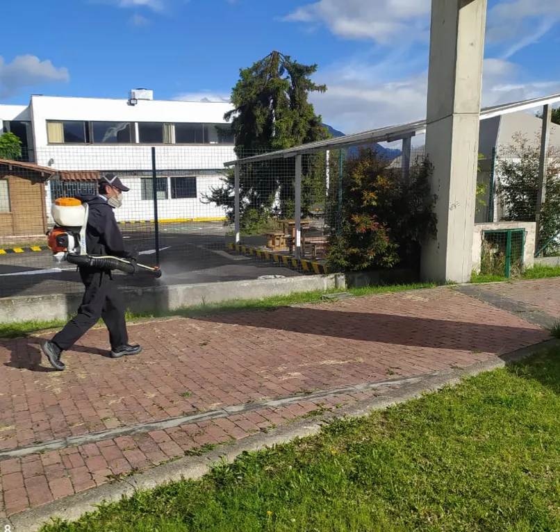 Fumigación de espacios abiertos